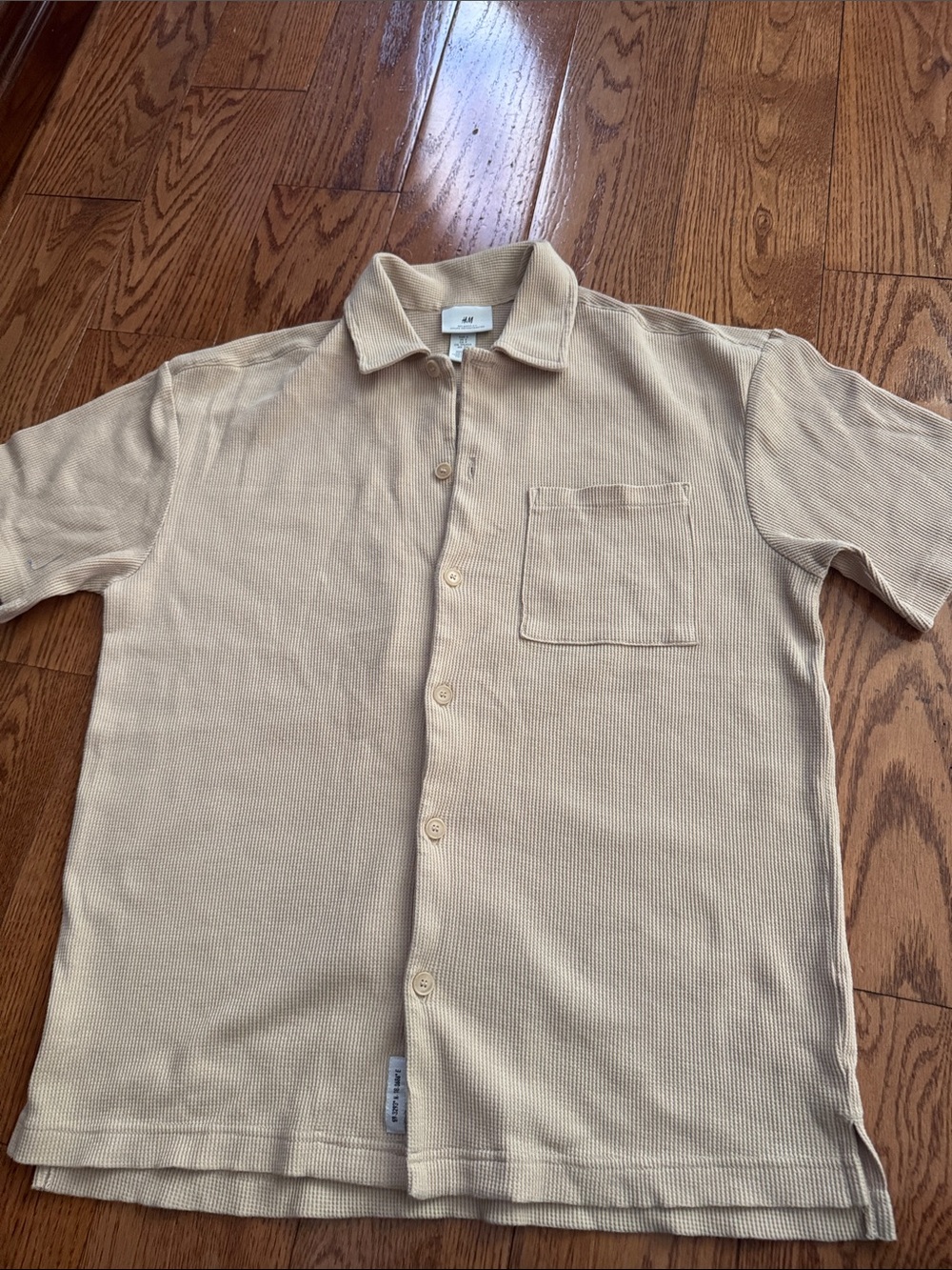 H&M Men’s Light Beige Short-Sleeve Button-Down Shirt